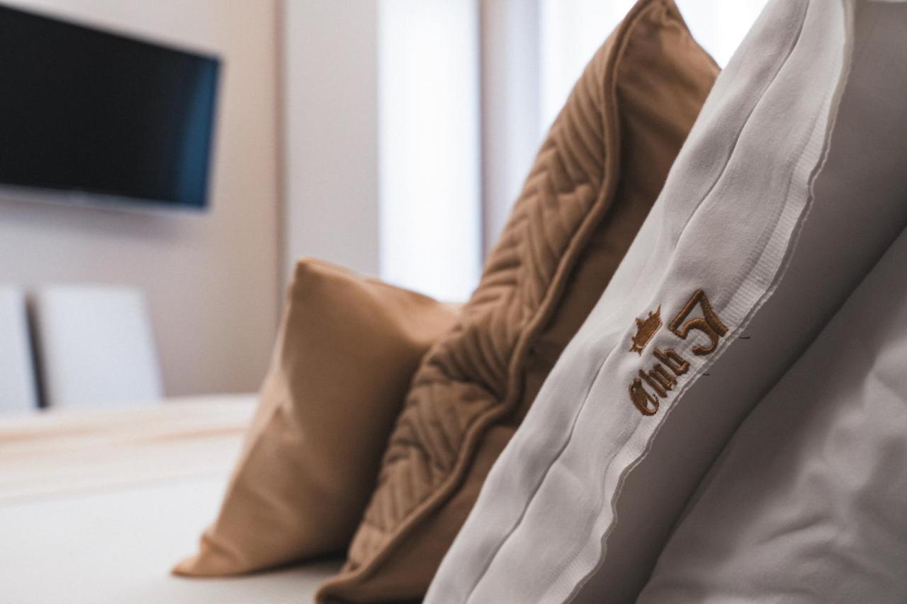 Club 57 Imperial Rooms Кальяри Экстерьер фото